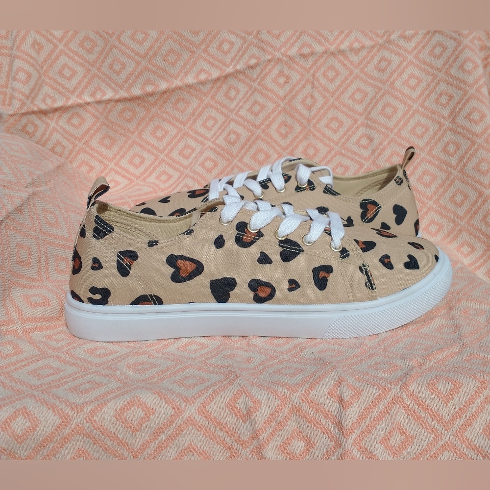 FabKids Leopard Heart Sneaker, Girls, Size 6 Tan